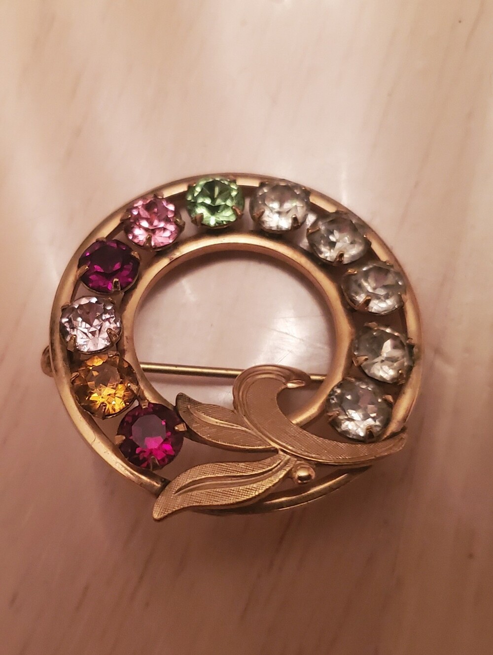 Vintage Van Dell Wreath Brooch With Multicolored Rhinestones